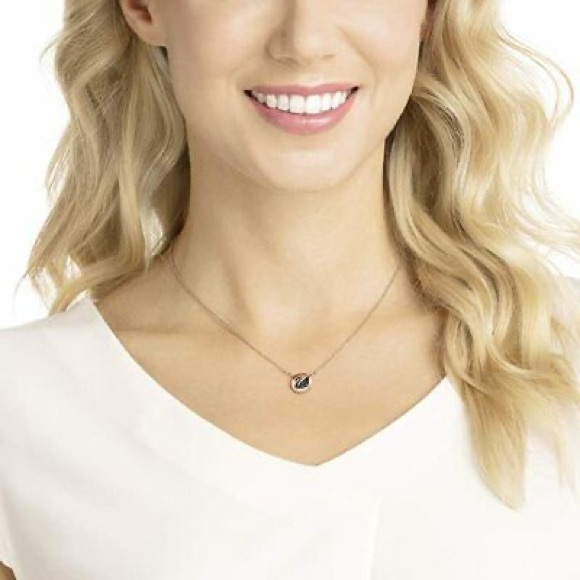 Swarovski Round Swan Pendant - Picture 5 of 6